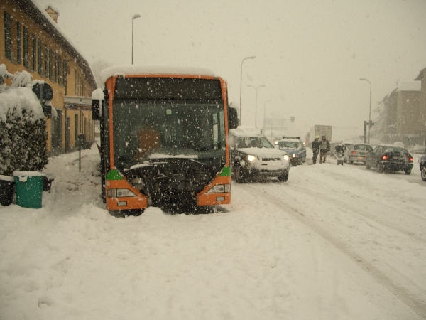 Principio di incendio su pullman Sab - Cronaca - L'Eco di Bergamo - Notizie di Bergamo e provincia